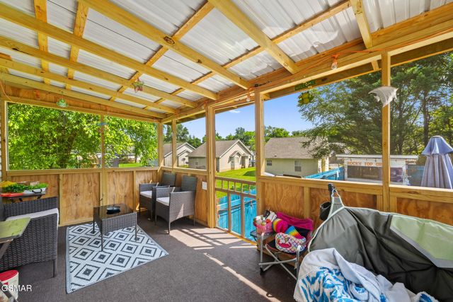 1717 Meadow Ridge Circle, Sevierville, TN 37862