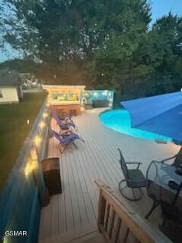 1717 Meadow Ridge Circle, Sevierville, TN 37862