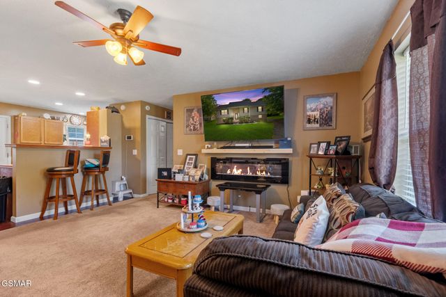 1717 Meadow Ridge Circle, Sevierville, TN 37862