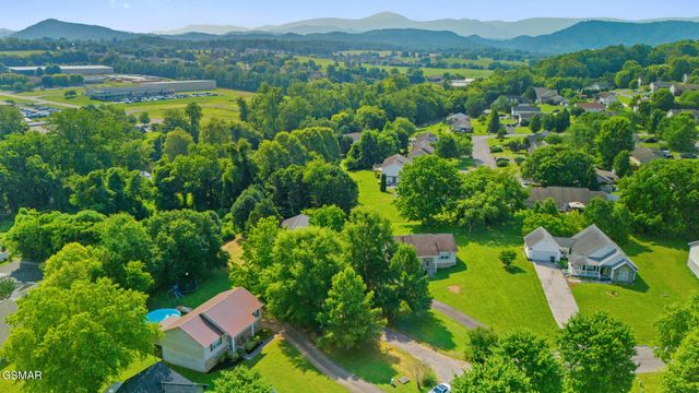 1717 Meadow Ridge Circle, Sevierville, TN 37862
