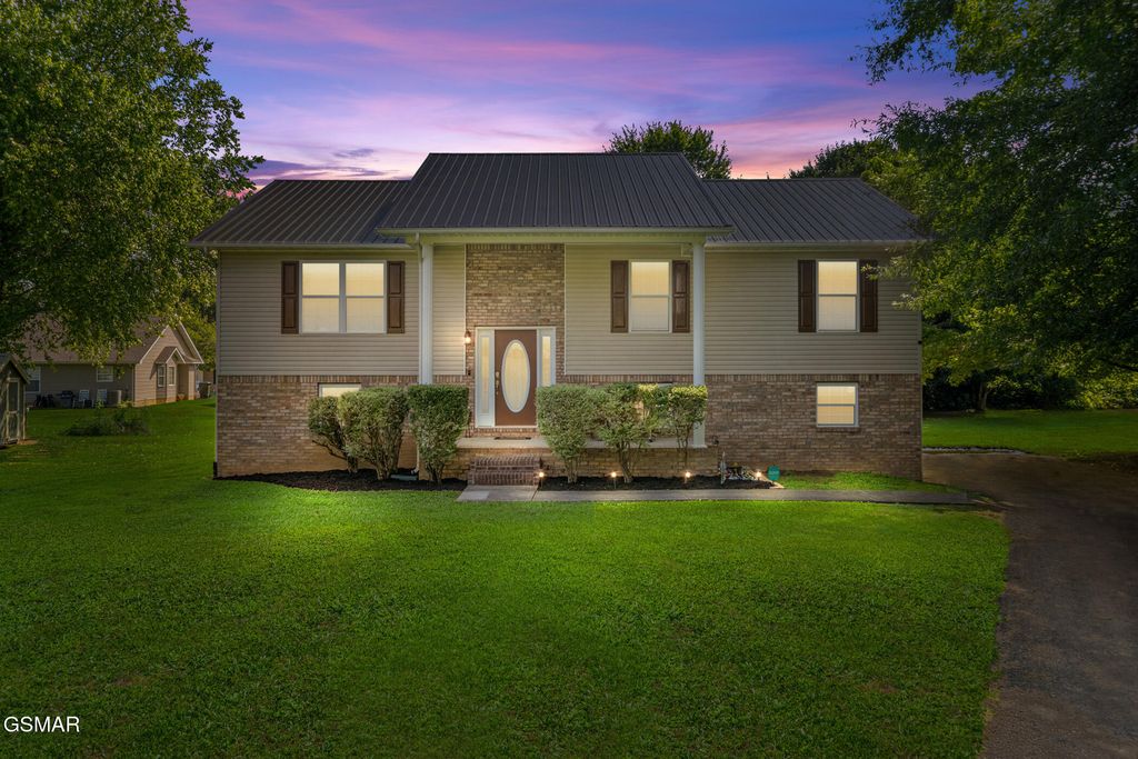 1717 Meadow Ridge Circle, Sevierville, TN 37862