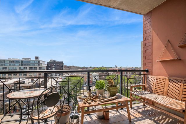 3232 N Halsted Street D712, Chicago, IL 60657