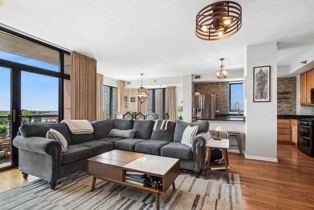 3232 N Halsted Street D712, Chicago, IL 60657