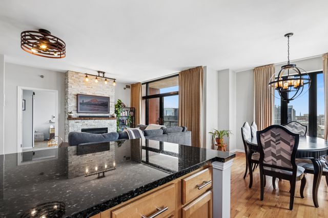 3232 N Halsted Street D712, Chicago, IL 60657