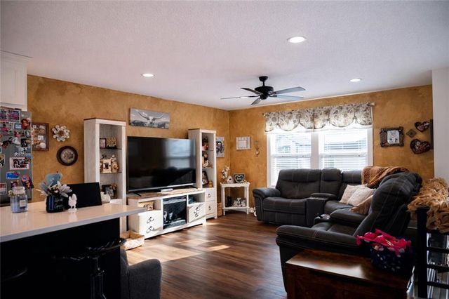 2228 Chanticleer Street, Excelsior Springs, MO 64024