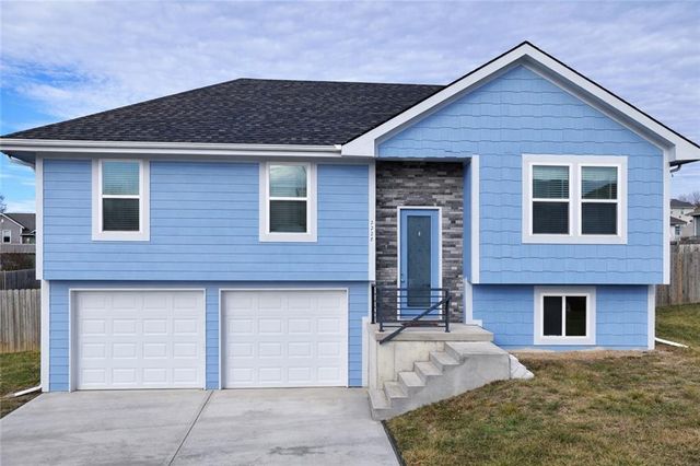 2228 Chanticleer Street, Excelsior Springs, MO 64024