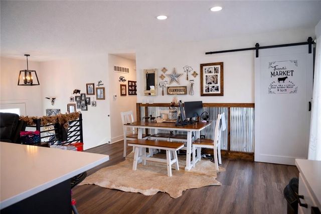 2228 Chanticleer Street, Excelsior Springs, MO 64024