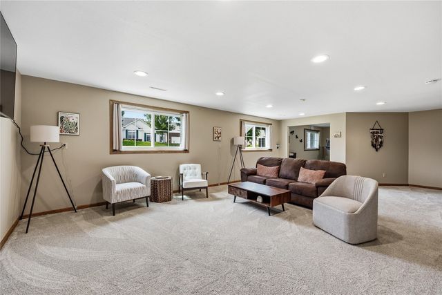 2665 Hunter's Ridge Road, Marion, IA 52302