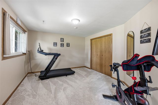 2665 Hunter's Ridge Road, Marion, IA 52302