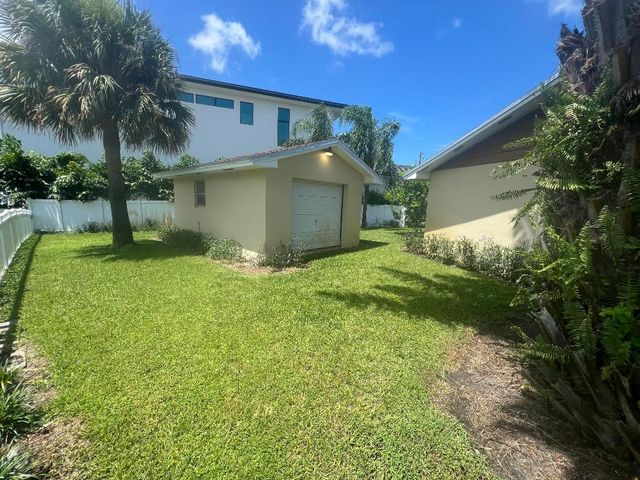 2081 Joy Rene Lane, North Palm Beach, FL 33408