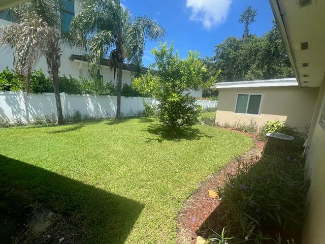 2081 Joy Rene Lane, North Palm Beach, FL 33408