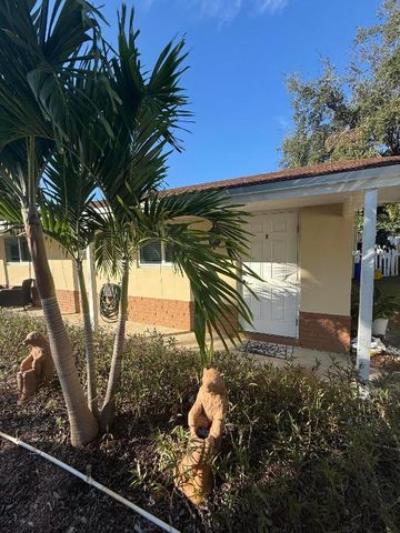 2081 Joy Rene Lane, North Palm Beach, FL 33408