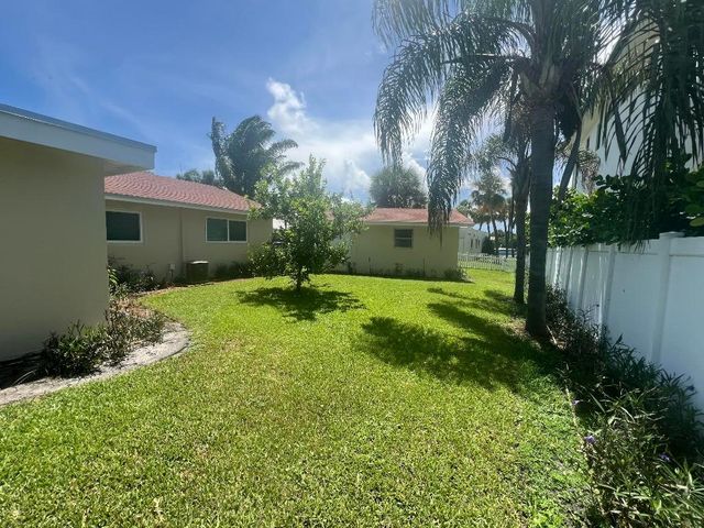 2081 Joy Rene Lane, North Palm Beach, FL 33408