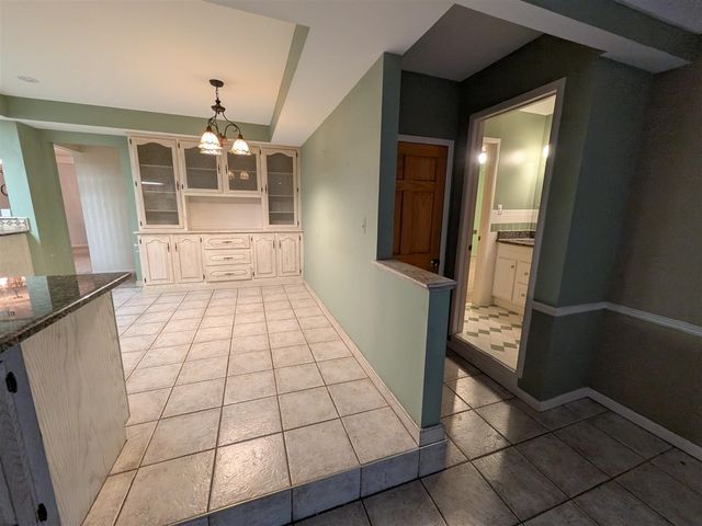 11235 Common Road, Warren, MI 48093