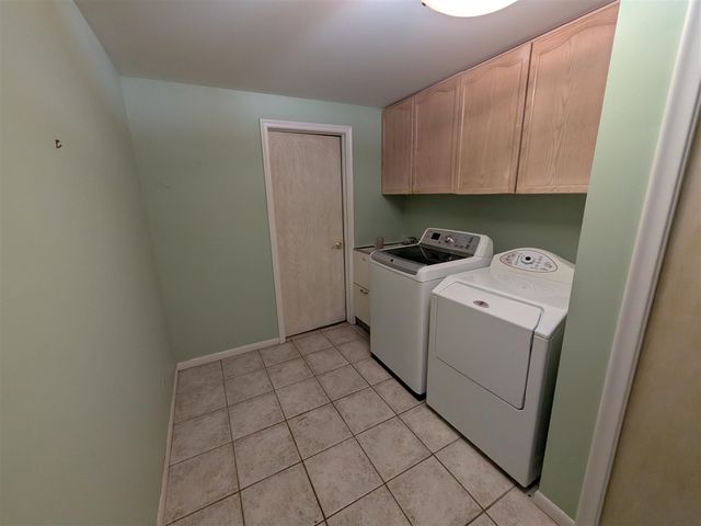 11235 Common Road, Warren, MI 48093