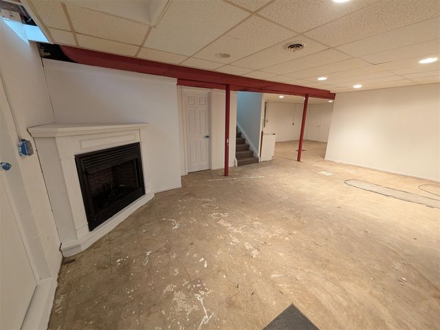 11235 Common Road, Warren, MI 48093