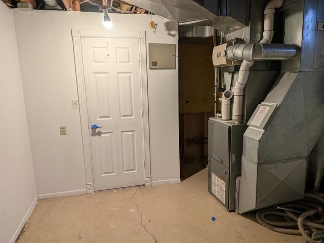 11235 Common Road, Warren, MI 48093