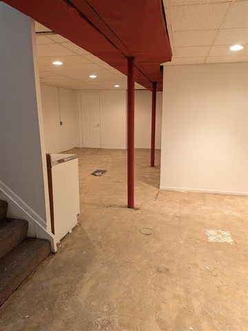 11235 Common Road, Warren, MI 48093