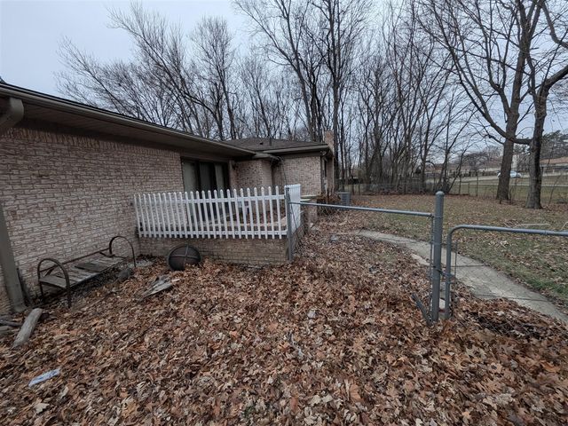 11235 Common Road, Warren, MI 48093