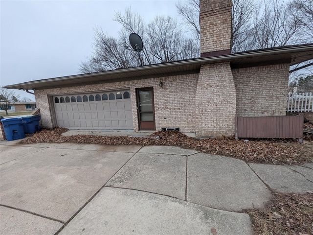 11235 Common Road, Warren, MI 48093