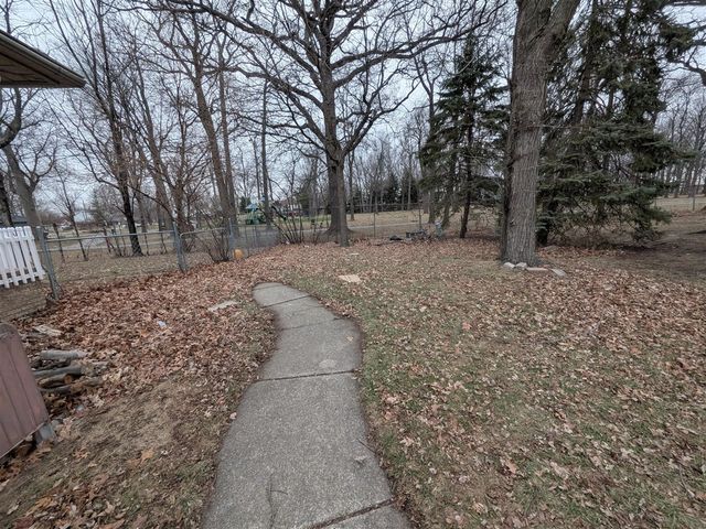 11235 Common Road, Warren, MI 48093