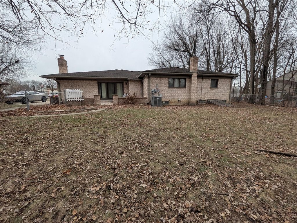 11235 Common Road, Warren, MI 48093