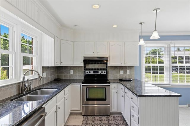 1384 Apple Cross Court, Kernersville, NC 27284