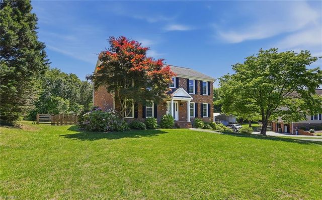 1384 Apple Cross Court, Kernersville, NC 27284