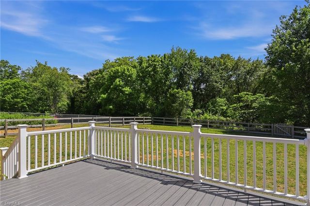 1384 Apple Cross Court, Kernersville, NC 27284