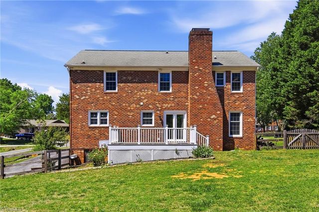 1384 Apple Cross Court, Kernersville, NC 27284