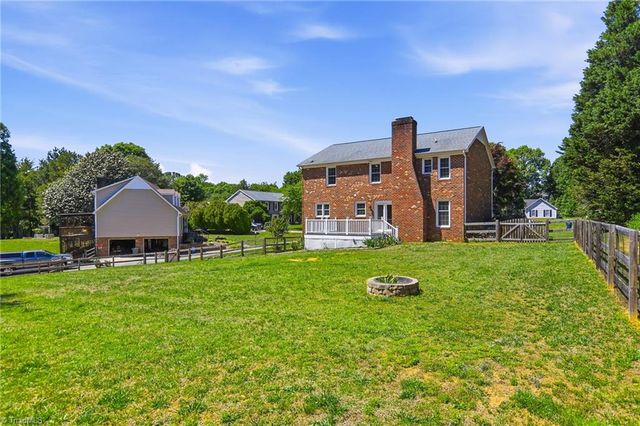 1384 Apple Cross Court, Kernersville, NC 27284