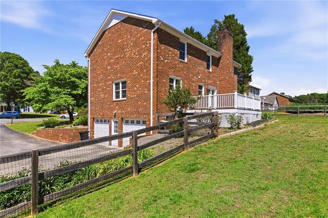 1384 Apple Cross Court, Kernersville, NC 27284