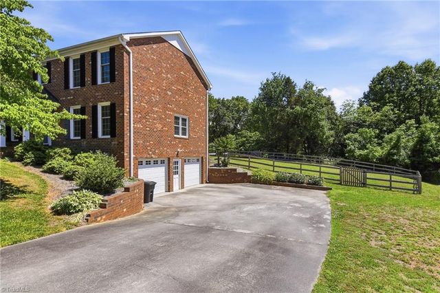 1384 Apple Cross Court, Kernersville, NC 27284