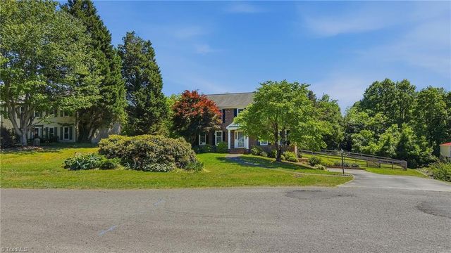 1384 Apple Cross Court, Kernersville, NC 27284