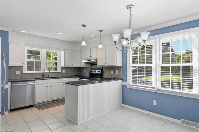 1384 Apple Cross Court, Kernersville, NC 27284
