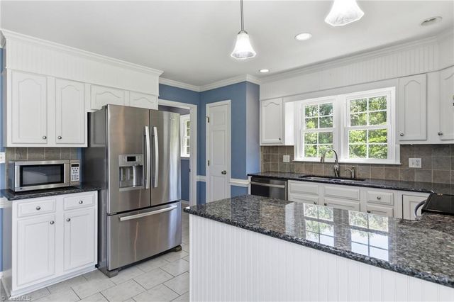 1384 Apple Cross Court, Kernersville, NC 27284