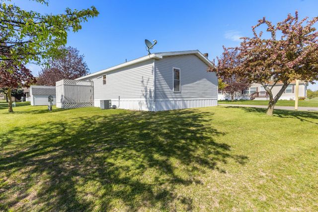 13735 Shamrock Lane, Cedar Springs, MI 49319