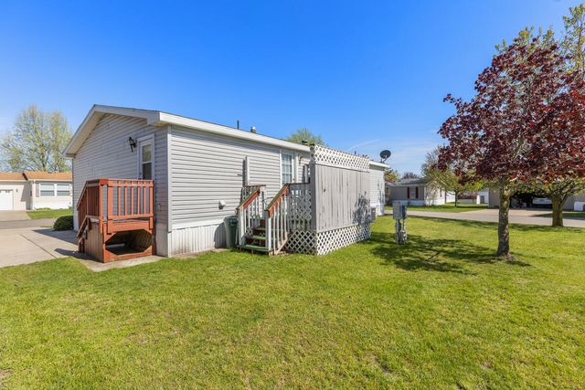 13735 Shamrock Lane, Cedar Springs, MI 49319