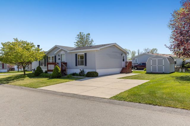 13735 Shamrock Lane, Cedar Springs, MI 49319