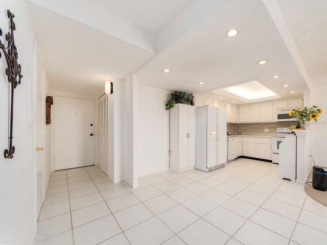 800 S GULFVIEW BOULEVARD 305, Clearwater Beach, FL 33767