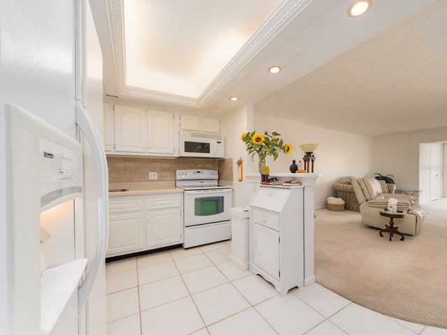 800 S GULFVIEW BOULEVARD 305, Clearwater Beach, FL 33767