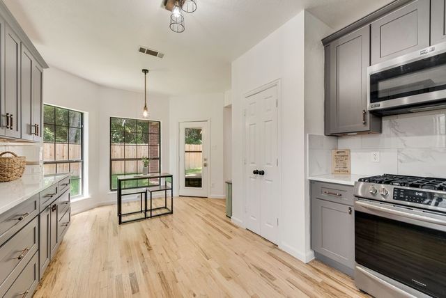 2422 Black Spruce Court, Arlington, TX 76001