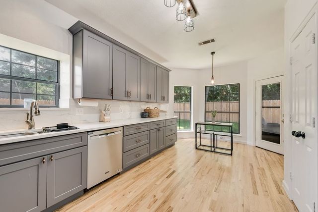 2422 Black Spruce Court, Arlington, TX 76001