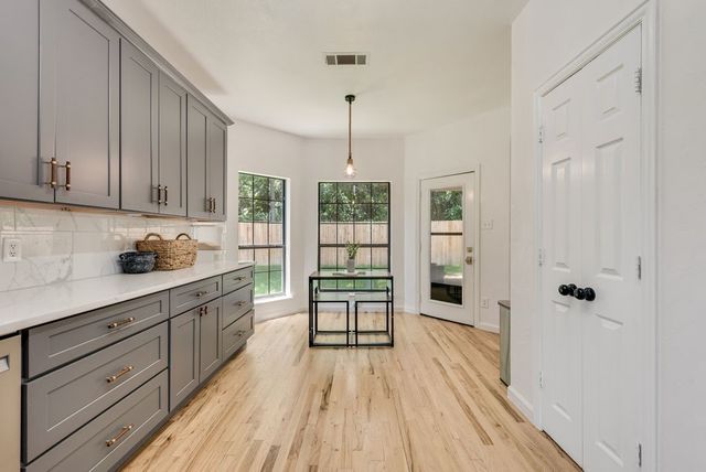 2422 Black Spruce Court, Arlington, TX 76001