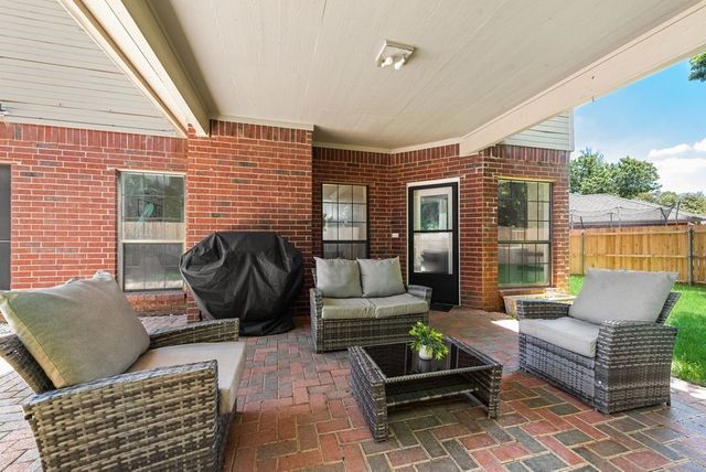 2422 Black Spruce Court, Arlington, TX 76001