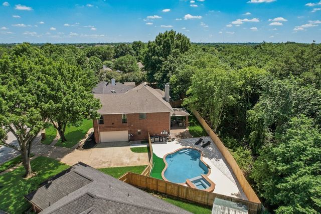 2422 Black Spruce Court, Arlington, TX 76001