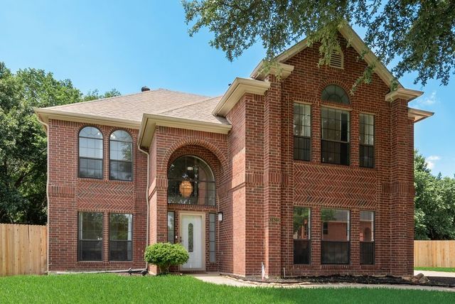 2422 Black Spruce Court, Arlington, TX 76001