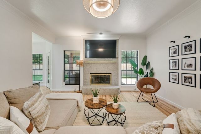 2422 Black Spruce Court, Arlington, TX 76001
