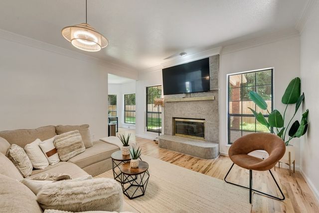 2422 Black Spruce Court, Arlington, TX 76001