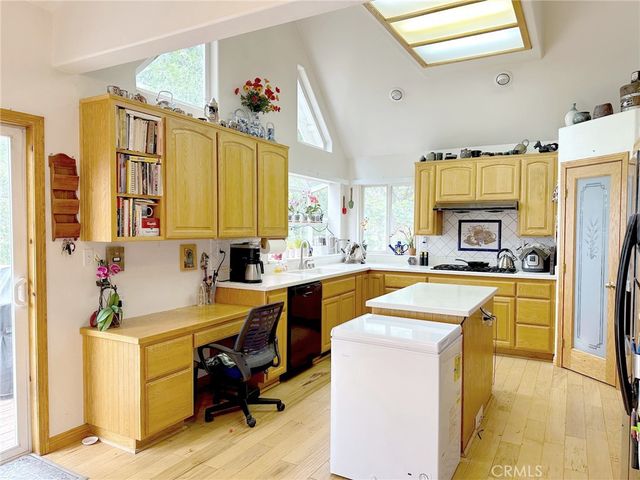 292 N Fairway, Lake Arrowhead, CA 92352